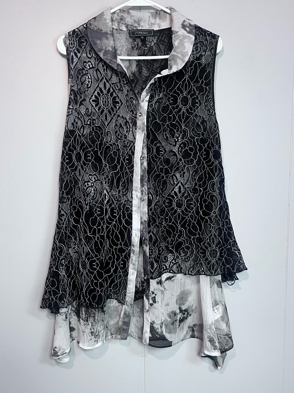 Women’s XL Black Lace Layered Tunic Top Sleeveless Button Front